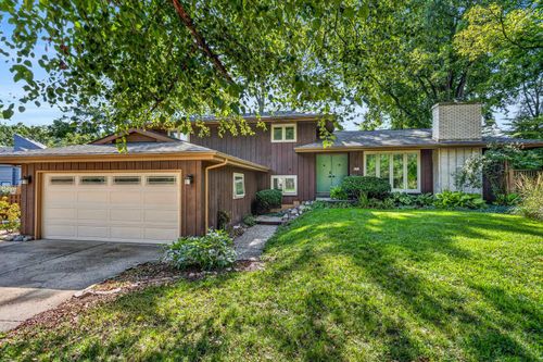 3 Regent Ct, Champaign, IL, 61820-7619 | Card Image
