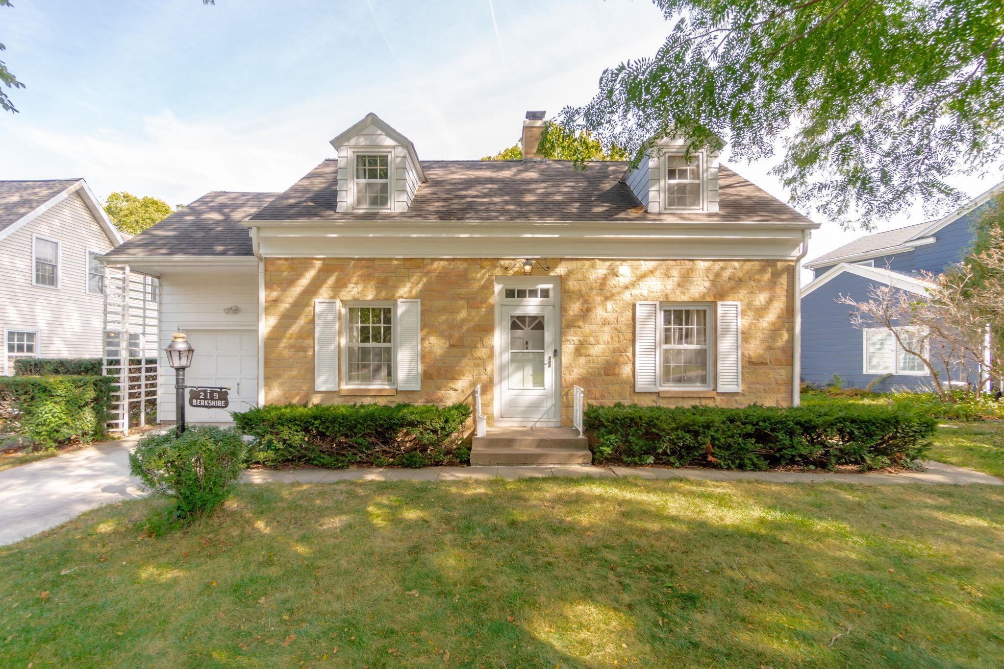 Berkshire Rd, Waterloo, IA 50701