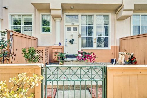 1010 S Volterra Way, Anaheim, CA, 92808-2433 | Card Image