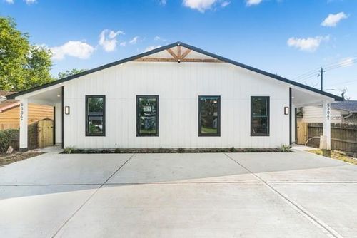 a-5306 Ridgeway Dr, Houston, TX, 77033-2836 | Card Image