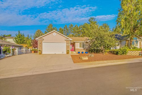 2133 13th St, Lewiston, ID, 83501-3946 | Card Image