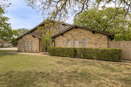 6917 Smithfield Rd, North Richland Hills, TX, 76182-3952 | Card Image