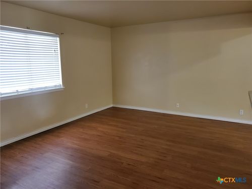 206-1120 N King St Street, Seguin, TX, 78155 | Card Image