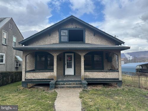 810 N Pocahontas Ave, Covington, VA, 24426-1127 | Card Image