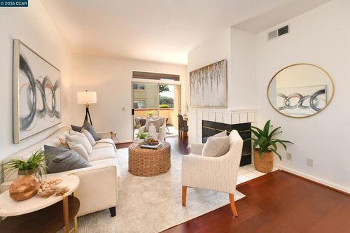 b-7089 Dublin Meadows St, Dublin, CA, 94568-3871 | Card Image