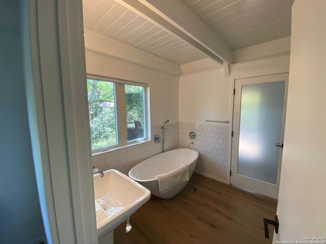 412 Lebouf Rd, House other with 3 bedrooms, 3 bathrooms and null parking in Utopia TX | Image 19