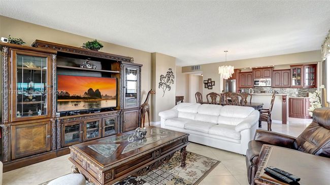 APT-907 - 322 Buchanan St, Condo with 2 bedrooms, 2 bathrooms and null parking in Hollywood FL | Image 15