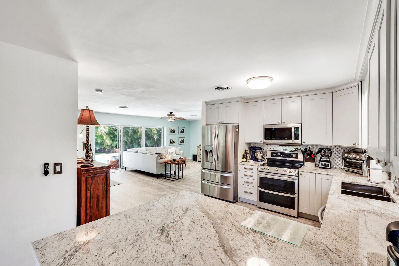 Radnor Ct, North Palm Beach, FL 33408