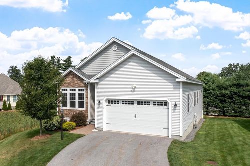 17-17 Country Club Cir, Methuen, MA, 01844-2375 | Card Image