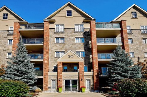 303-39 Ferndale Dr S, Barrie, ON, L4N5T5 | Card Image