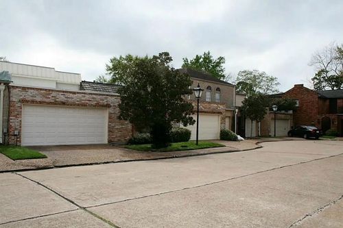 131 Phanturn Ln, Bellaire, TX, 77401-2607 | Card Image