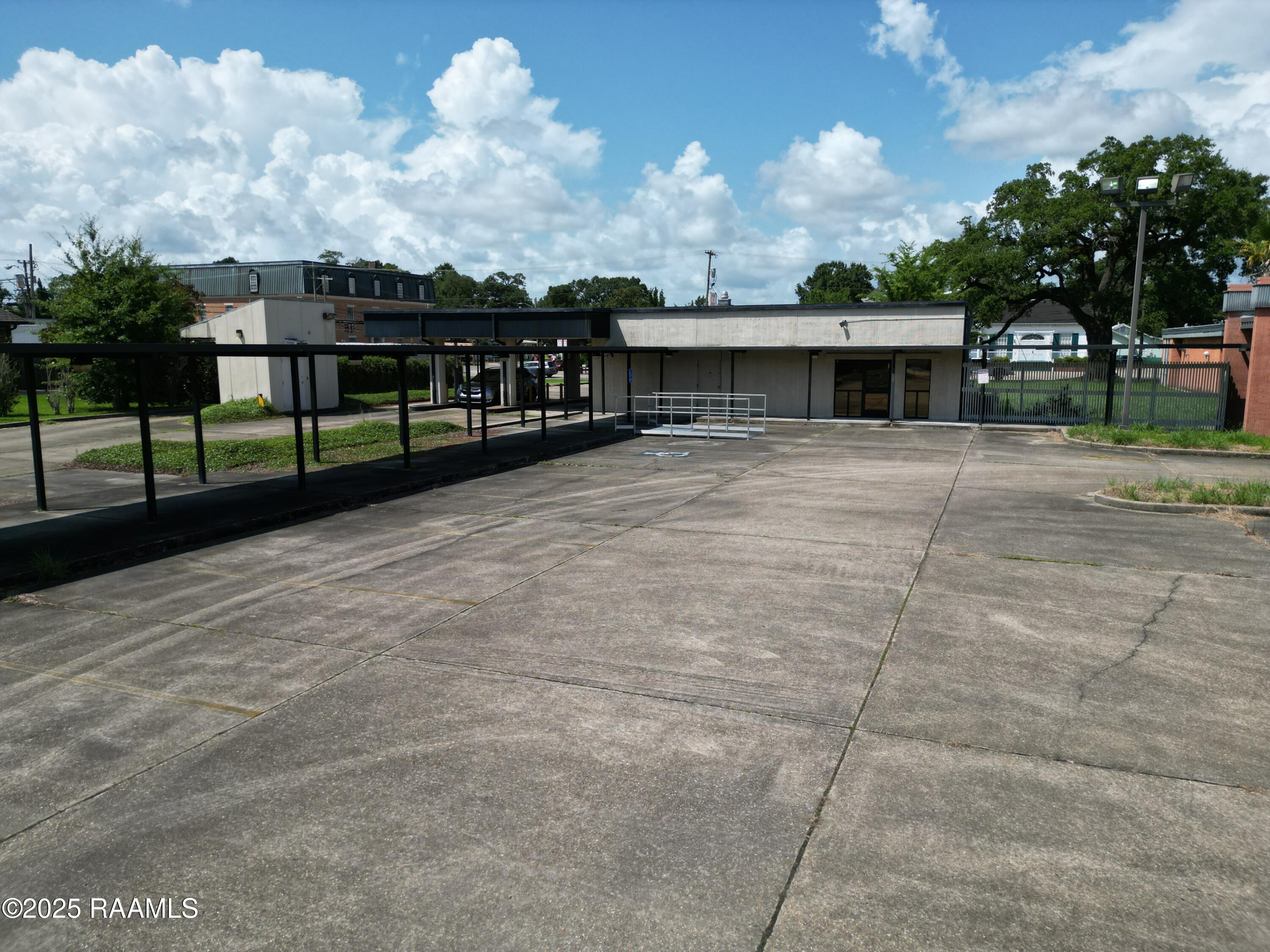 309 E Saint Peter St, New Iberia, LA 70560