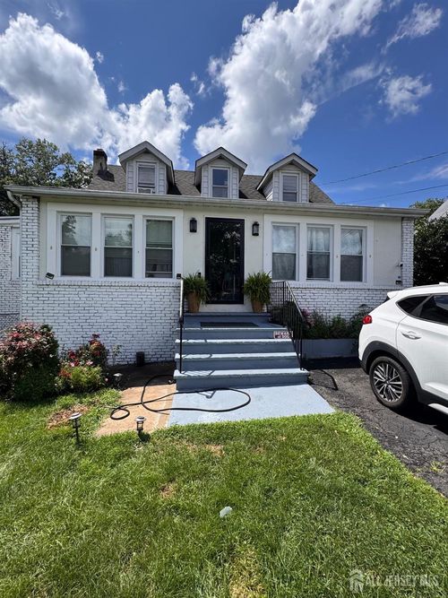 94 Leghorn Ave, Bridgewater, NJ, 08807-2767 | Card Image