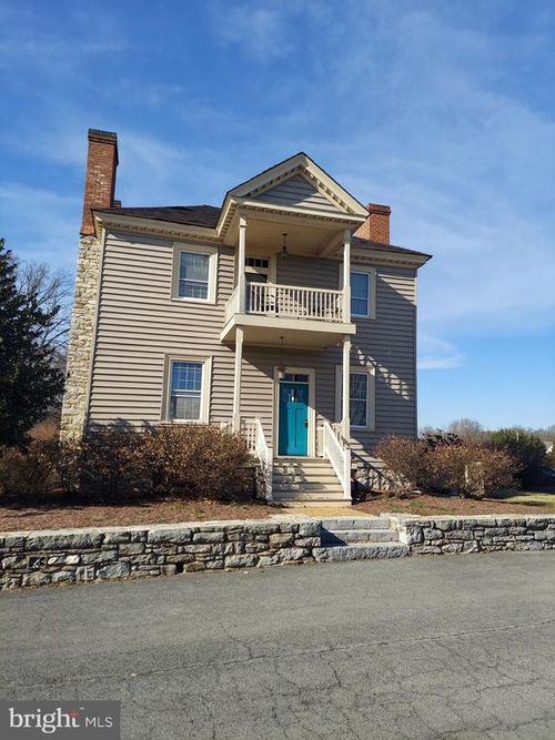 134 Golf Club Cir, FRONT ROYAL, VA, 22630-7257 | Card Image