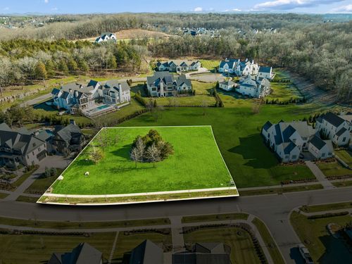 8159 Heirloom Blvd, College Grove, TN, 37046-1528 | Card Image