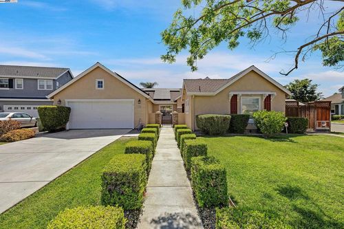 1636 Green Springs Ct, Tracy, CA, 95377-5608 | Card Image