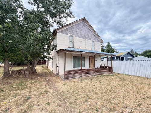 1308 Juniper St, Oroville, WA, 98844-9790 | Card Image