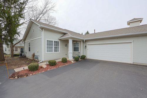 13013 Pennsylvania Ave, Huntley, IL, 60142-7571 | Card Image