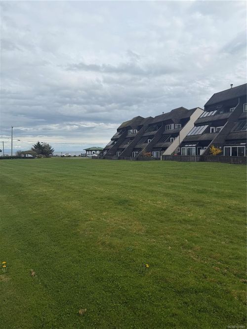 203-2740 Island Hwy S, Campbell River, BC, V9W1C7 | Card Image