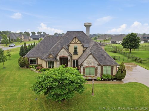 6302 Twin Creeks Dr, Owasso, OK, 74055-4107 | Card Image
