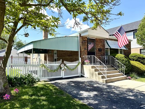 10416 S Sacramento Ave, Chicago, IL, 60655-2006 | Card Image