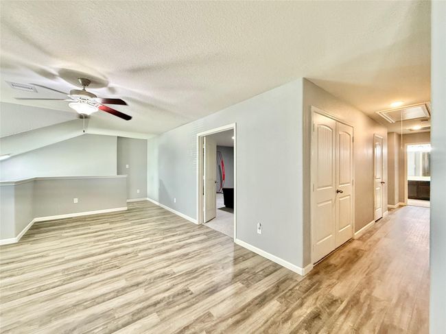 Spacious Upstairs Gameroom | Image 31
