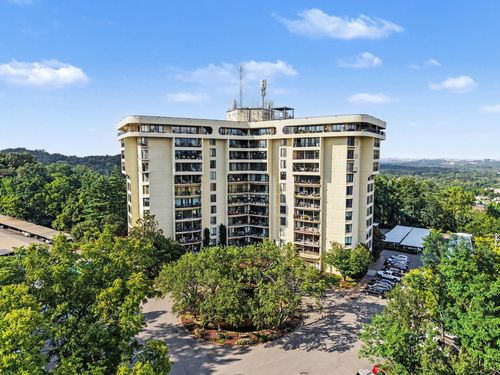 509-6666 Brookmont Ter, Nashville, TN, 37205-4623 | Card Image