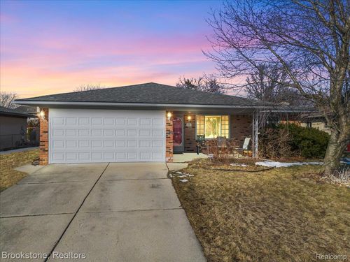 15303 Lincolnshire Ln, Fraser, MI, 48026-2387 | Card Image