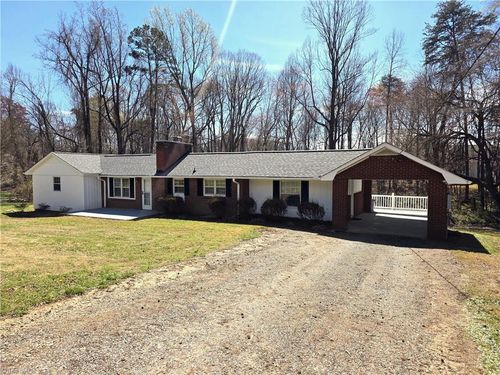1461 Chestnut Grove Rd, King, NC, 27021-7904 | Card Image