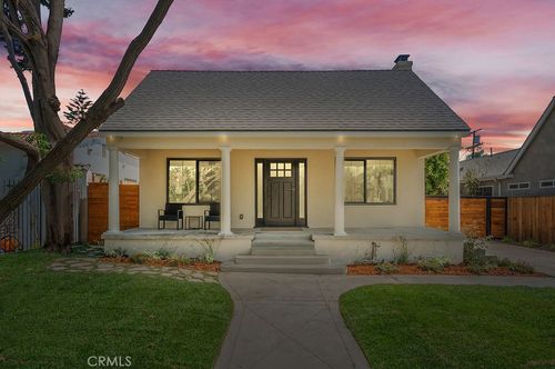 584 N Plymouth Blvd, LOS ANGELES, CA, 90004-1411 | Card Image