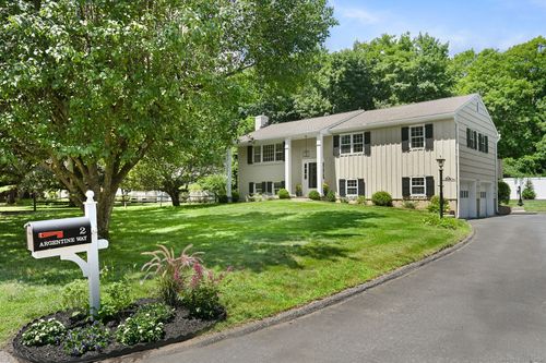 2 Argentine Way, Norwalk, CT, 06850-1104 | Card Image