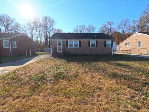 5301 Chestnut Ave, Newport News, VA, 23605-2113 | Card Image