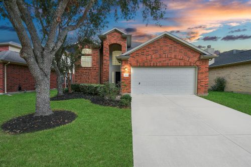 12915 Meadow Springs Drive, Pearland, TX, 77584 | Card Image