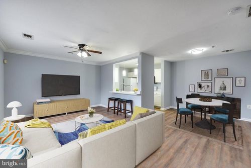 43489 Patching Pond Sq, ASHBURN, VA, 20147-6724 | Card Image
