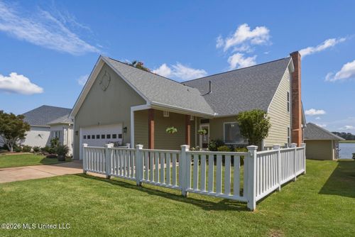 128 Bridge Water Dr, Madison, MS, 39110-8275 | Card Image