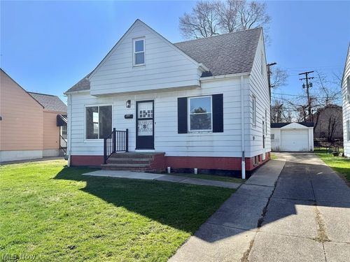 6903 Luelda Ave, Parma, OH, 44129-1412 | Card Image