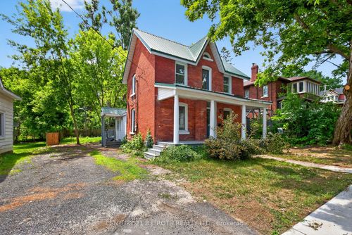 153 Laclie St, Orillia, ON, L3V4N1 | Card Image