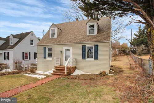 1005 Columbia Rd, HAGERSTOWN, MD, 21742-3123 | Card Image