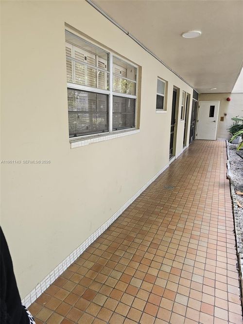 3-1670 Ne 191st St, Miami, FL, 33179-4101 | Card Image