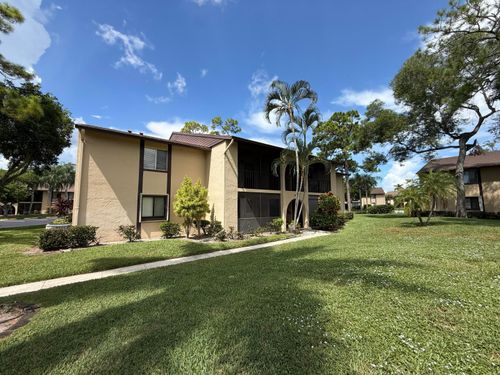 c-2-418 Pine Glen Ln, Greenacres, FL, 33463-8516 | Card Image