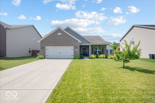 1066 Limestone Way, Fortville, IN, 46040-1392 | Card Image