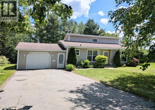 8 Fenton St, Miramichi, NB, E1N3G3 | Card Image