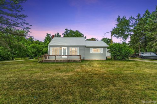 6163 N State Rd, Davison, MI, 48423-9364 | Card Image