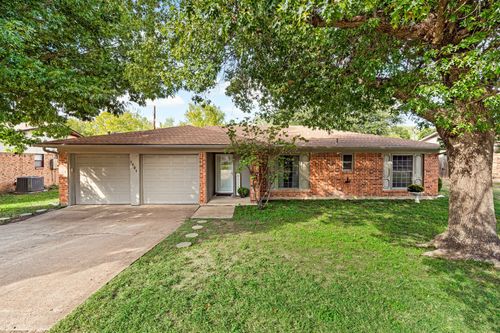 1121 Timbercreek Rd, Benbrook, TX, 76126-2718 | Card Image