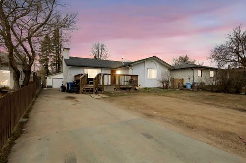 112 Hill Dr, Fort Mcmurray, AB, T9H2B5 | Card Image