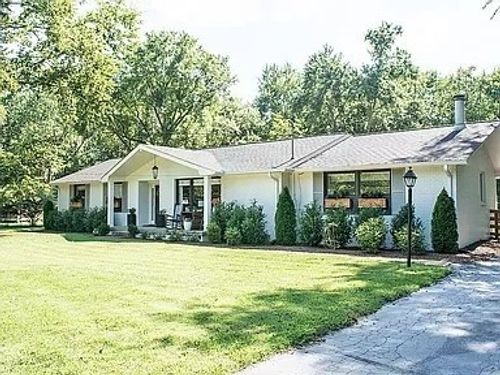 1009 Chapel Ct, Franklin, TN, 37069-4618 | Card Image