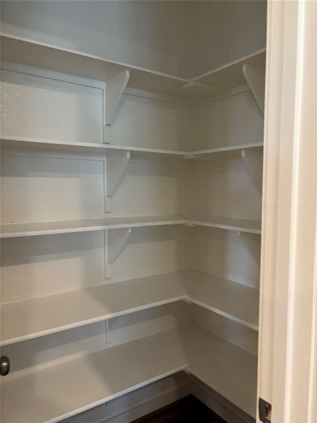 View of pantry | Image 10