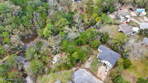 15928 Cottonwood Dr, Biloxi, MS, 39532-5110 | Card Image