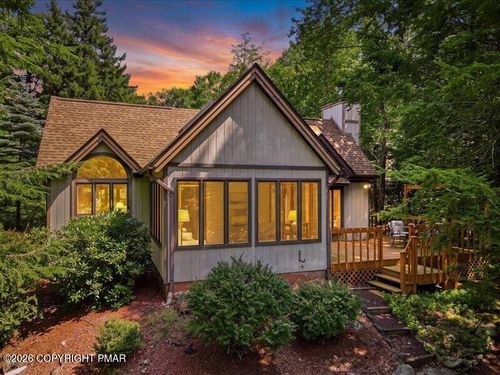 2208 Hillcrest Dr, Pocono Pines, PA, 18350 | Card Image