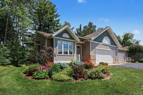 726 Glenvale Dr, Coopersville, MI, 49404-1000 | Card Image